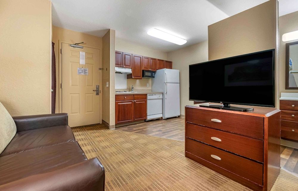 Extended Stay America Select Suites - Austin - Northwest - Research Park Deluxe Studio, 1 Queen Bed with Sofa bed, Non Smoking 5
