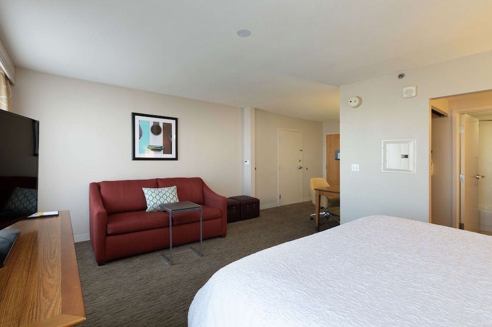undefined Hampton Inn & Suites Austin-Airport 5