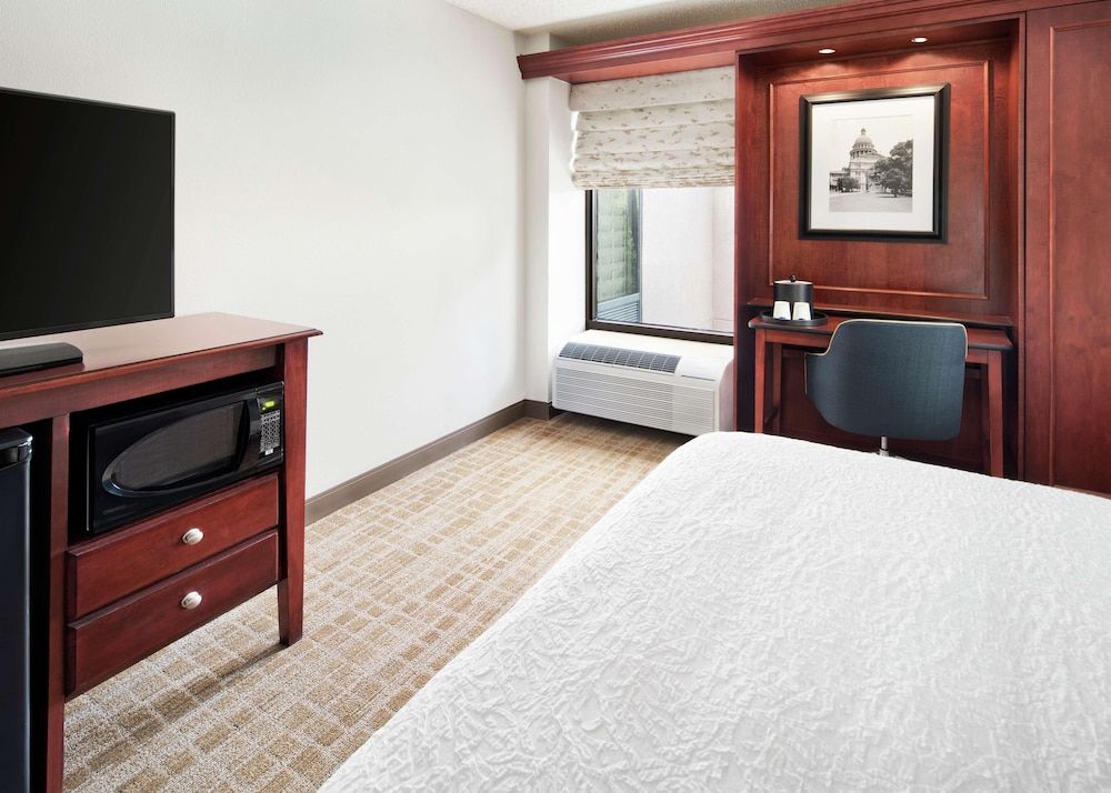 Hampton Inn Austin North @ I - 35 & Hwy 183