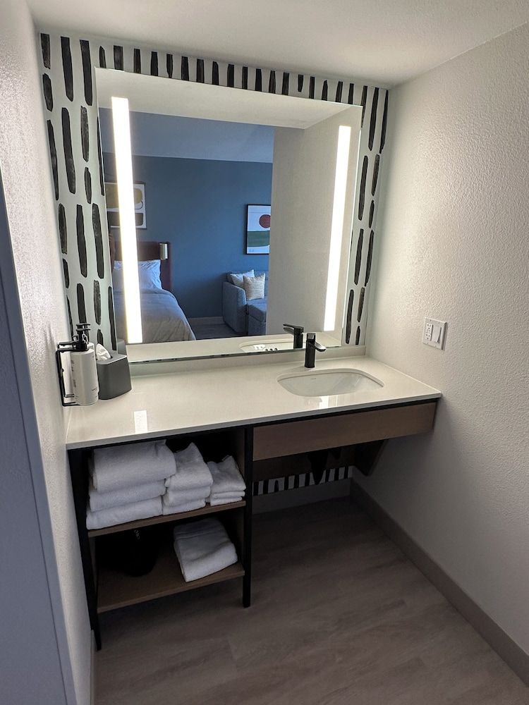 Atwell Suites Austin Airport by IHG Room, 2 Queen Beds, Accessible (Mobility, Roll-In Shower) 4