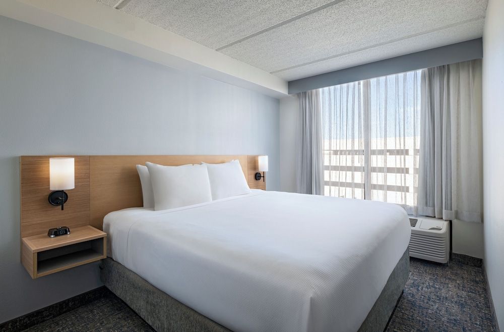 Standard Room, 1 King Bed