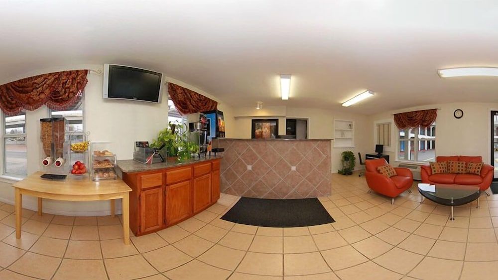 undefined Motel 9 University-Downtown 7