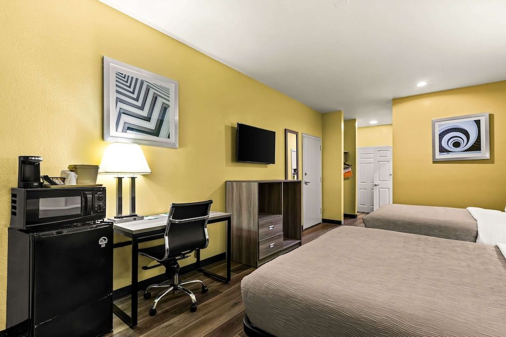 Room, 2 Queen Beds, Non Smoking