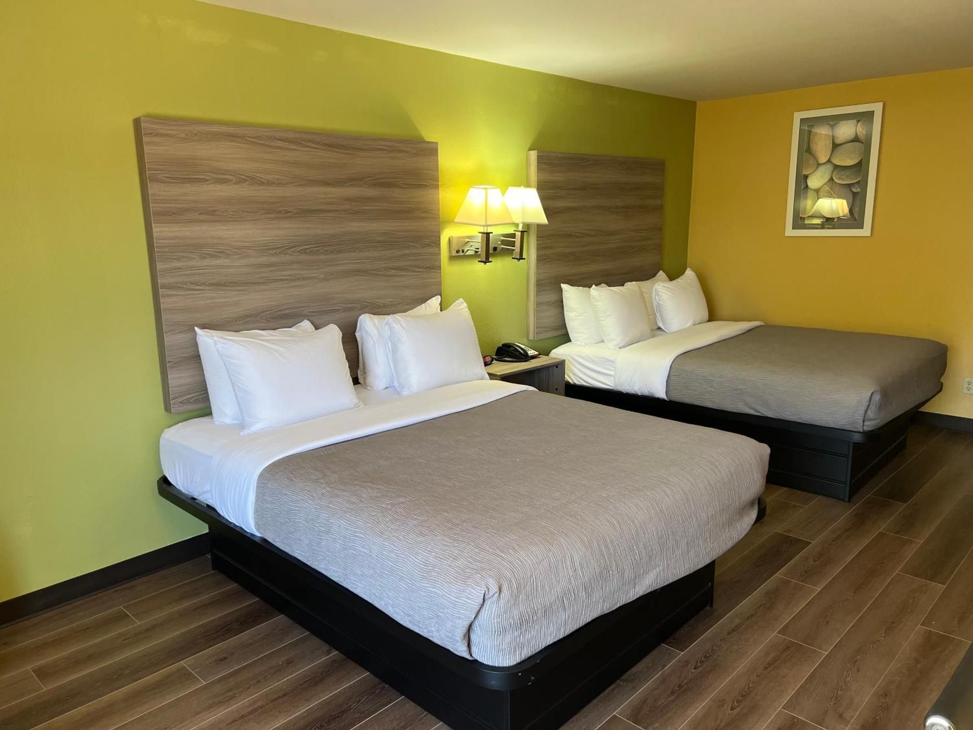 Quality Inn Bay City TX Quadruple Room with Two Queen Beds/Dog Friendly Room - Non Smoking 