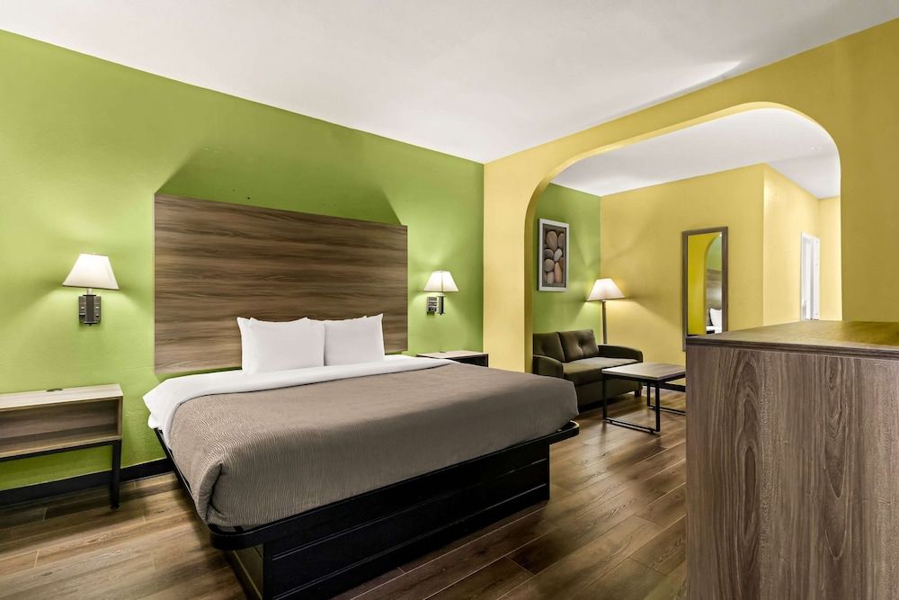 Quality Inn Bay City TX Room, 1 King Bed, Non Smoking