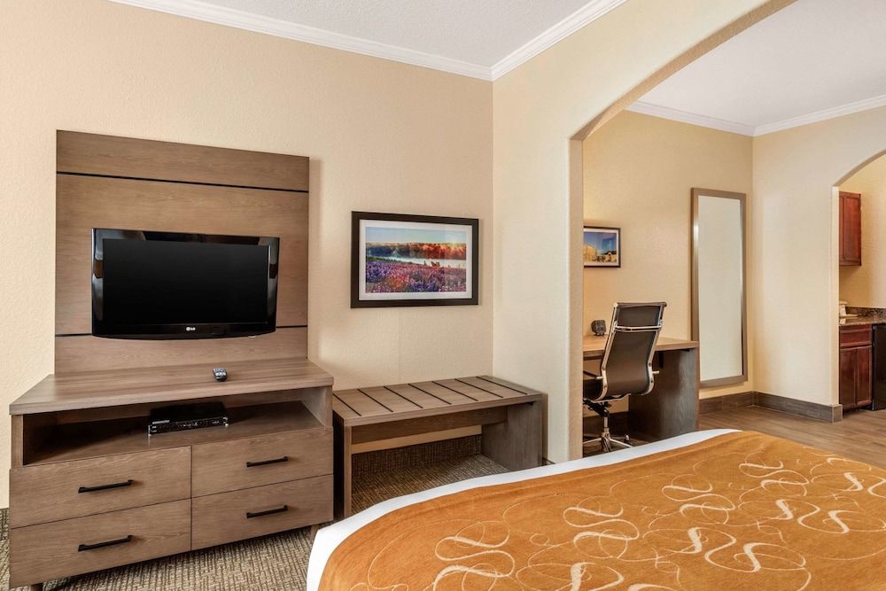 Suite, Multiple Beds, Accessible, Non Smoking