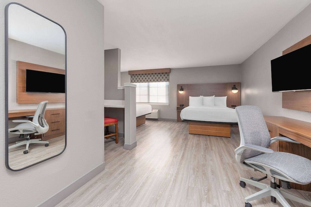 Suite, 2 Queen Beds, Non Smoking (Full Kitchen)