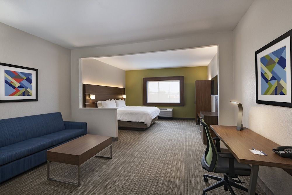Suite, 1 King Bed (Extra Floor Space)