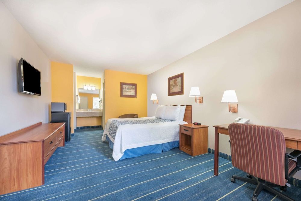 Room, 1 Queen Bed, Non Smoking