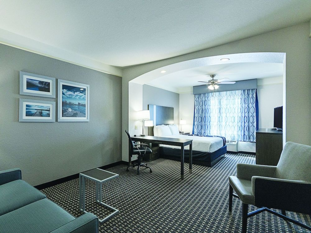 Suite, 1 King Bed, Non Smoking