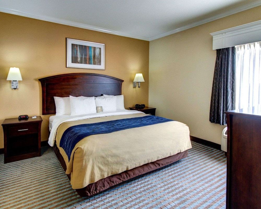 Suite, 1 King Bed, Non Smoking