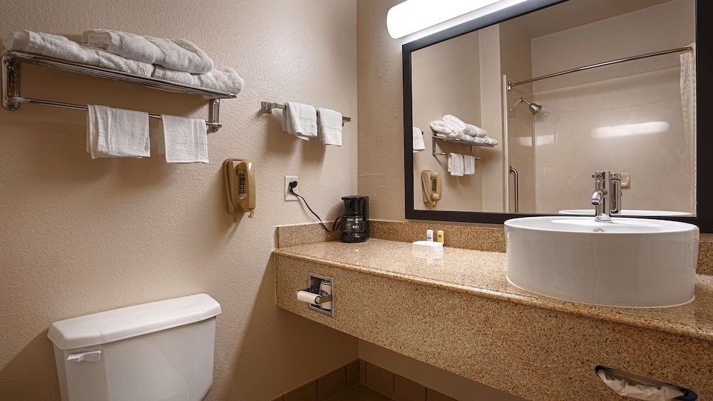 Standard Room, 1 King Bed, Non Smoking, Jetted Tub