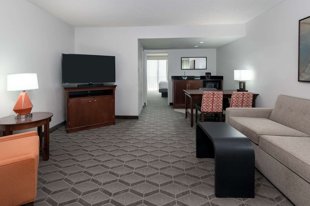 Suite, 1 King Bed, Non Smoking
