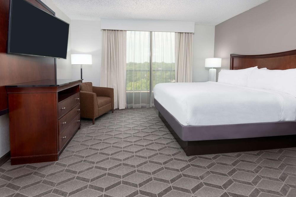 One King Bed, Non-Smoking, Accessible