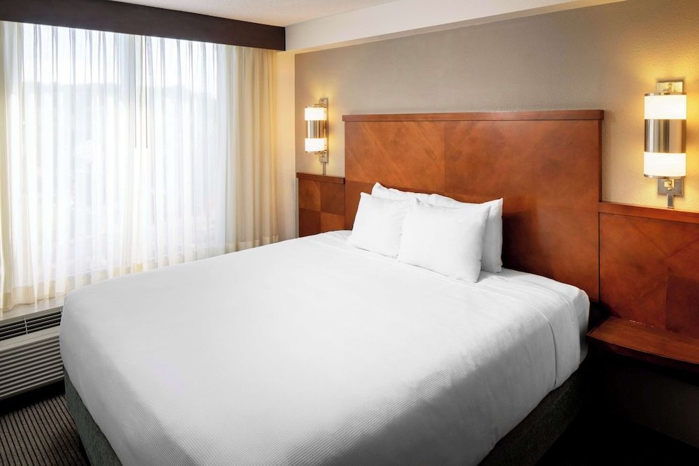 Standard Room, 1 King Bed