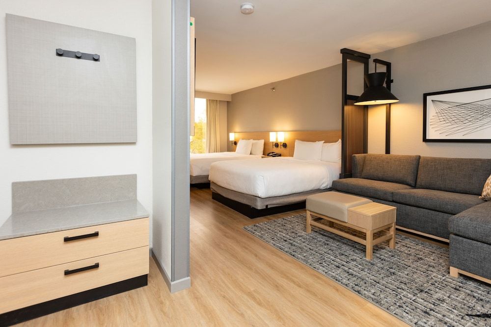 Room, 2 Queen Beds (With Sofa Bed)