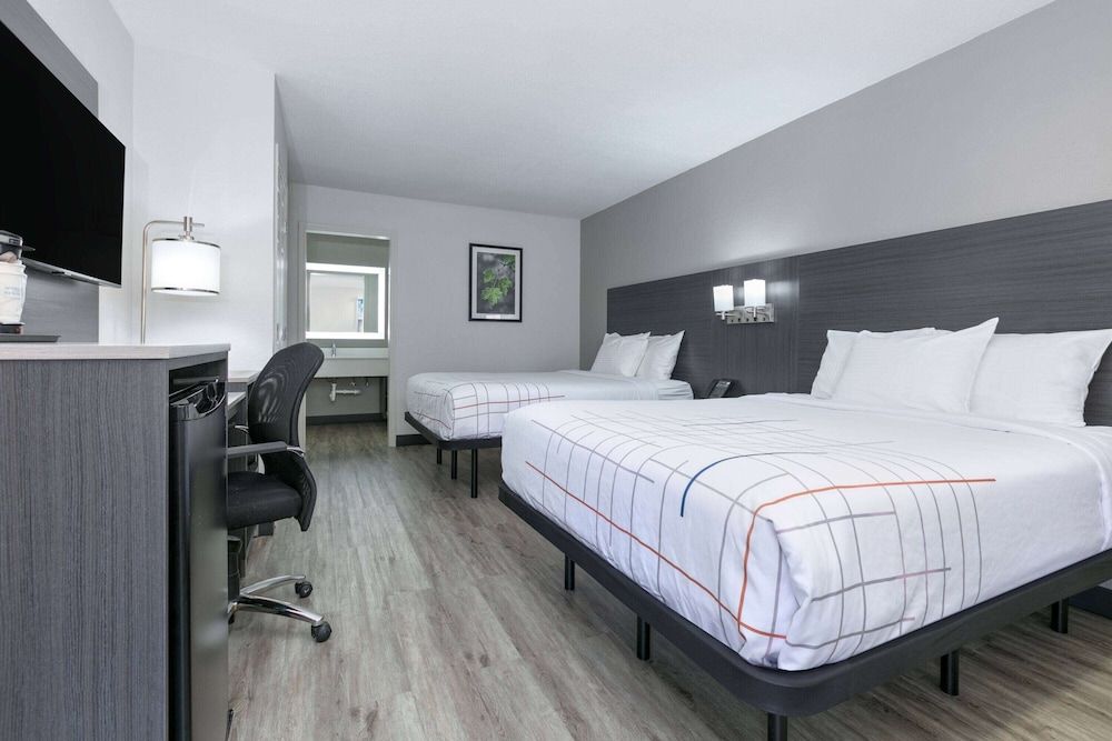 Room, 2 Double Beds, Accessible, Non Smoking (Mobility, Tub w/ Grab Bars)