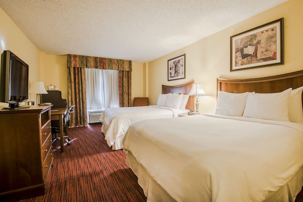 Family Suite, 2 Queen Beds, Poolside