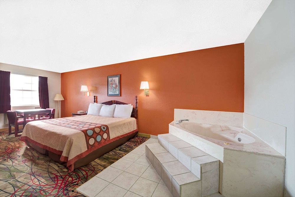 Room, 1 King Bed, Jetted Tub