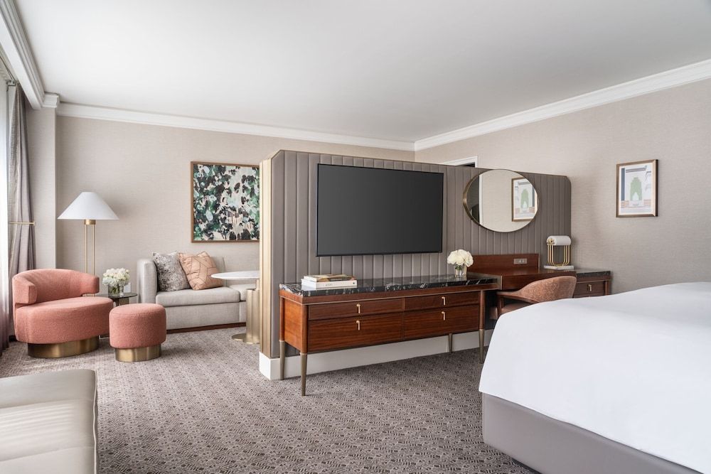 Junior Suite, 1 King Bed with Sofa bed, Non Smoking