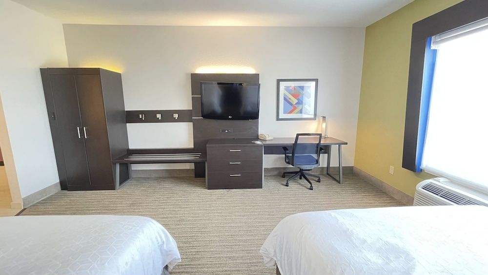 Standard Room, 2 Queen Beds, Accessible (Mobility Tub)