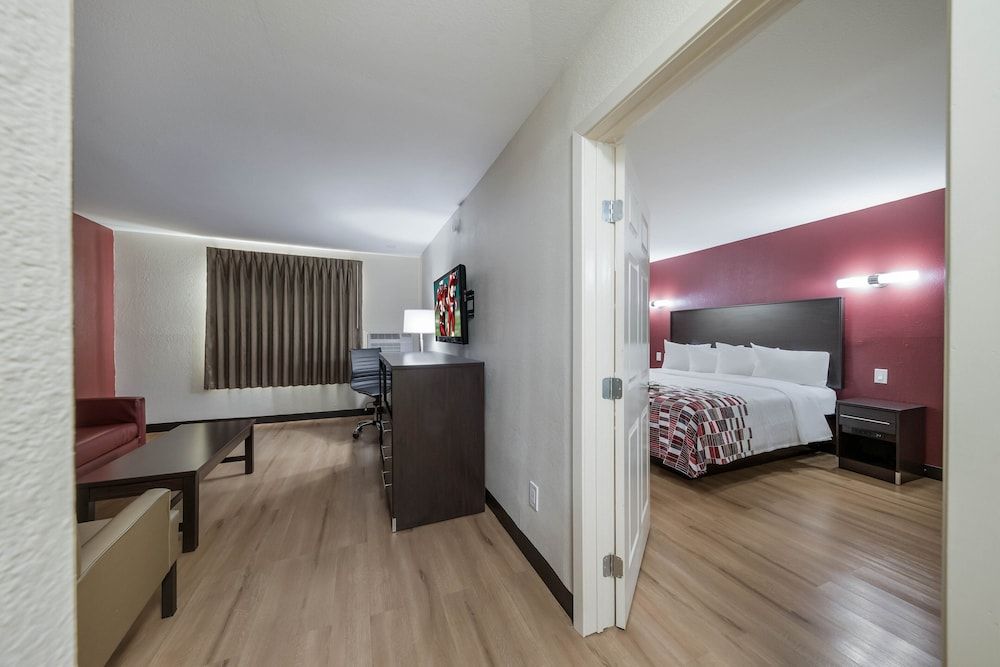Suite, 1 King Bed, Non Smoking