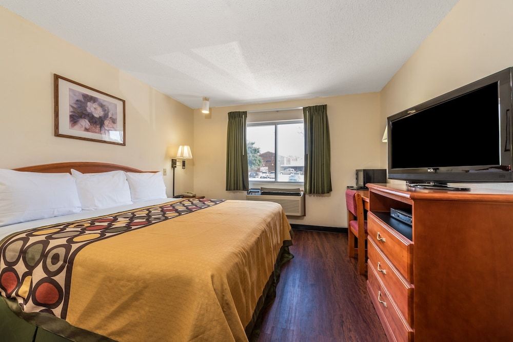 Standard Room, 1 King Bed