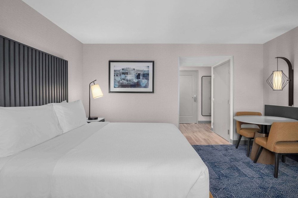 Room, 1 King Bed, Non Smoking