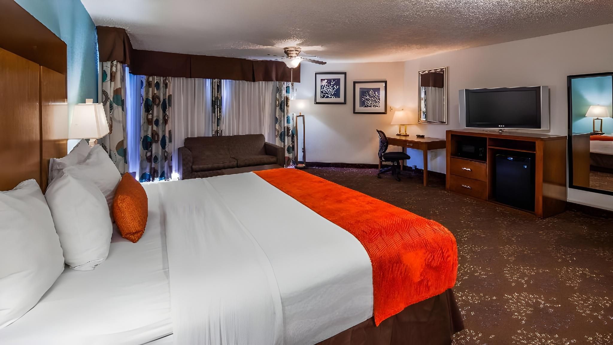 1 King Bed, Nonsmoking, Balcony