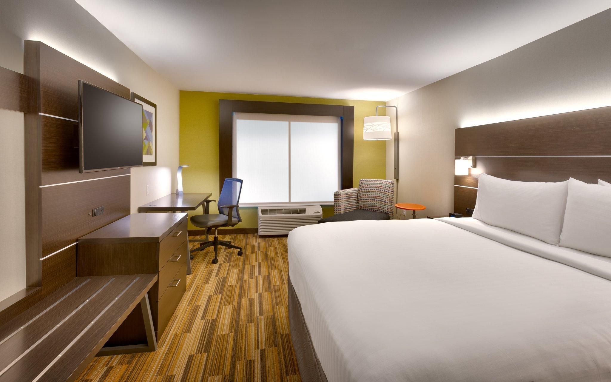 2 Queen Beds Standard Communication Accessible