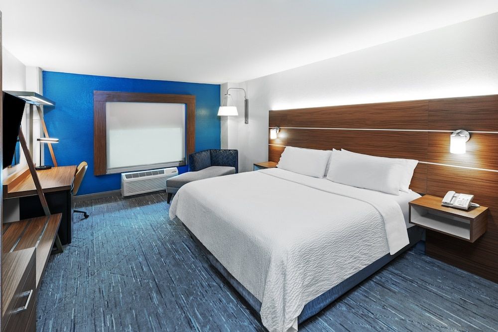 Standard Room, 1 King Bed