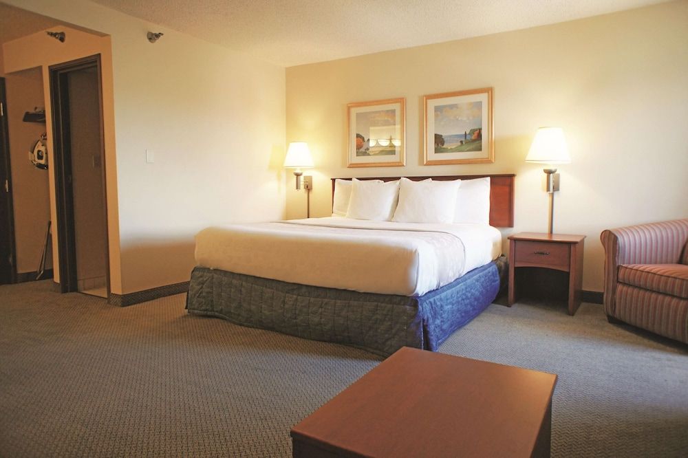 Deluxe Room, 1 King Bed, Smoking