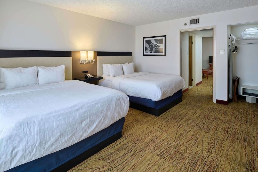 Suite, Multiple Beds, Tower (2 Full Bed & Sofa Bed)