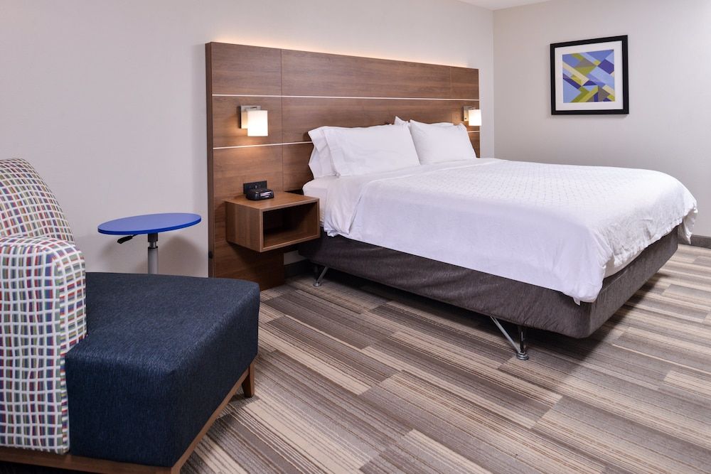 Standard Room, 1 King Bed