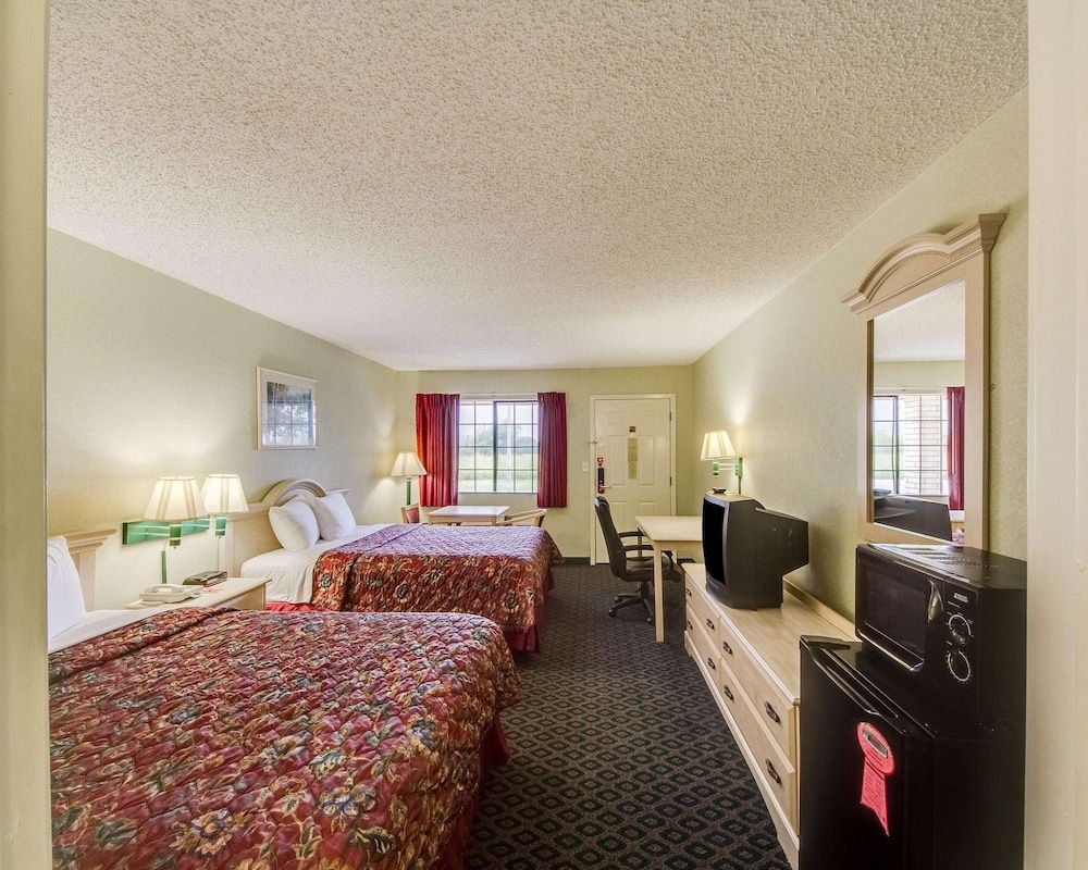 Standard Room, 2 Queen Beds, Non Smoking