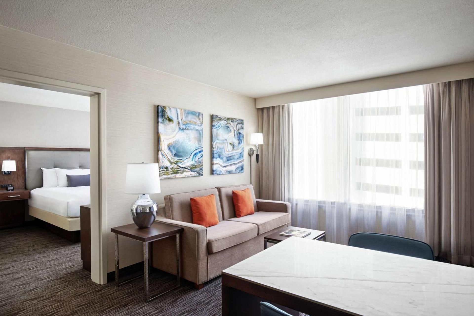 2 Room Boardroom Suite-2queen Beds-nonsmoking