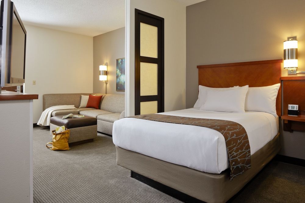 Room, 1 King Bed (High Floor)