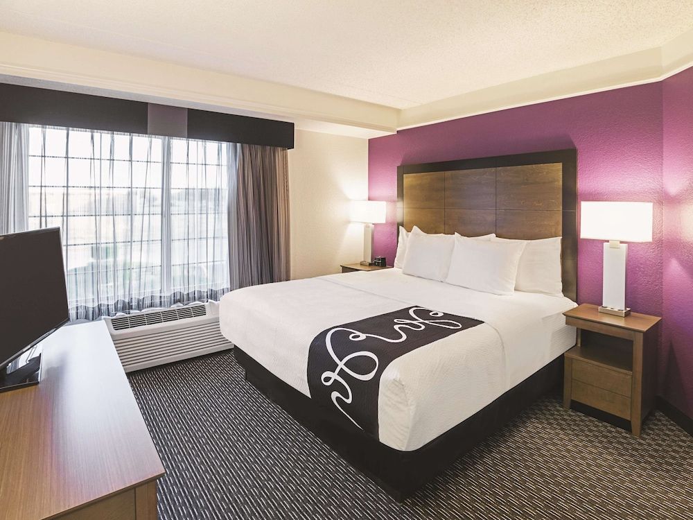 Suite, 1 King Bed, Non Smoking