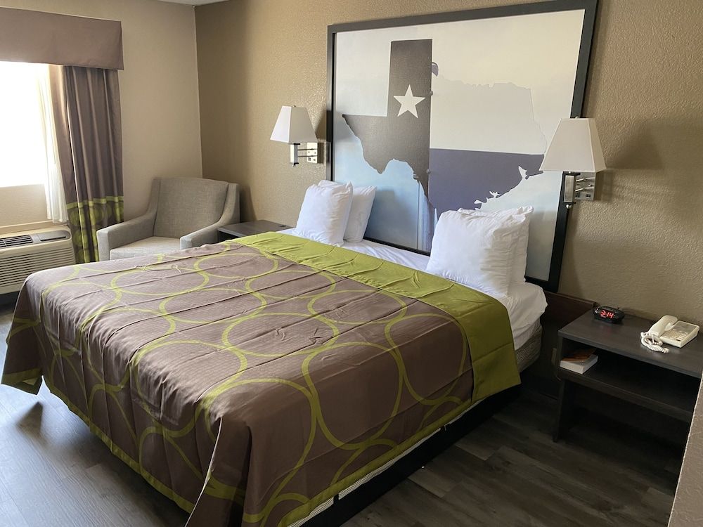 Standard Room, 1 King Bed