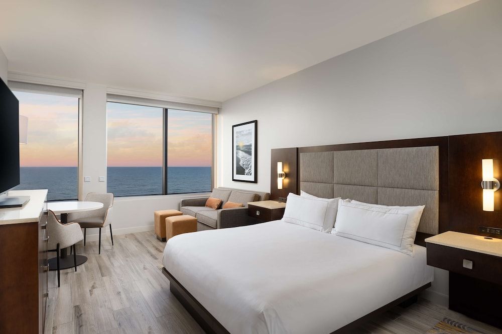 Premium Room, 1 King Bed, Accessible