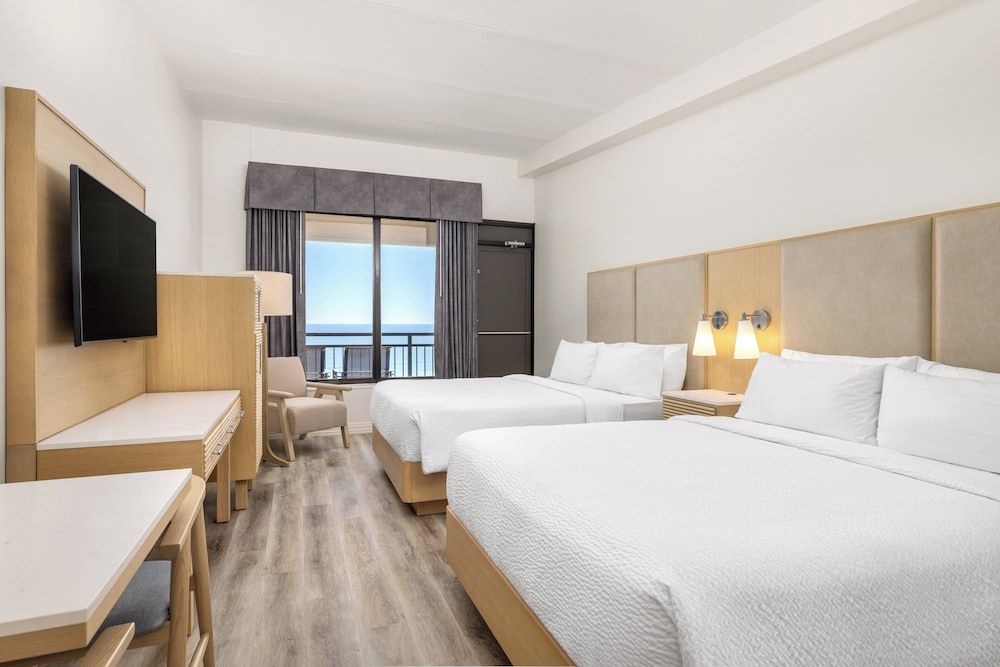 Standard Room, 2 Queen Beds, Balcony, Ocean View (Mid Floor)