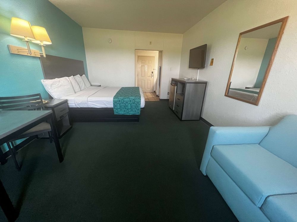 Standard Room, 1 King Bed, Smoking
