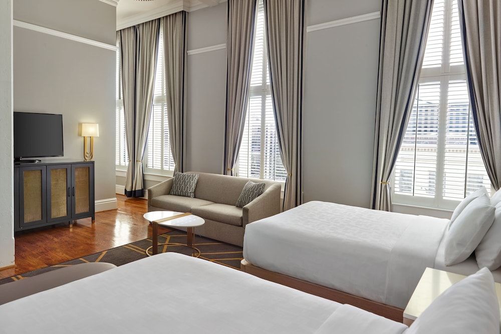 The Tremont House, Galveston, a Tribute Portfolio Hotel Junior Suite, Multiple Beds 4