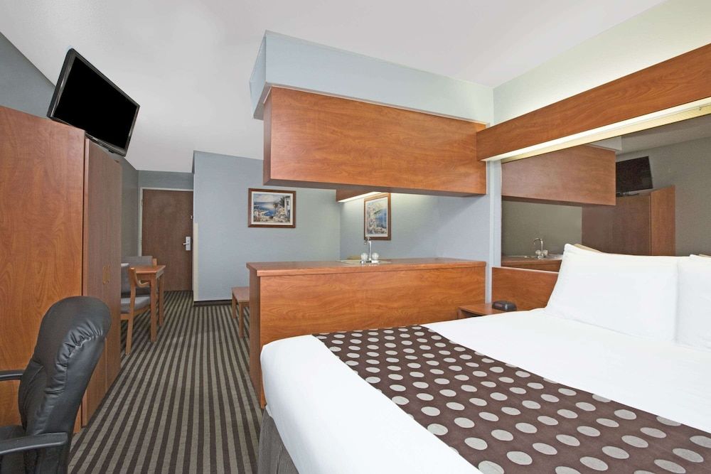 Studio Suite, 1 Queen Bed, Non Smoking