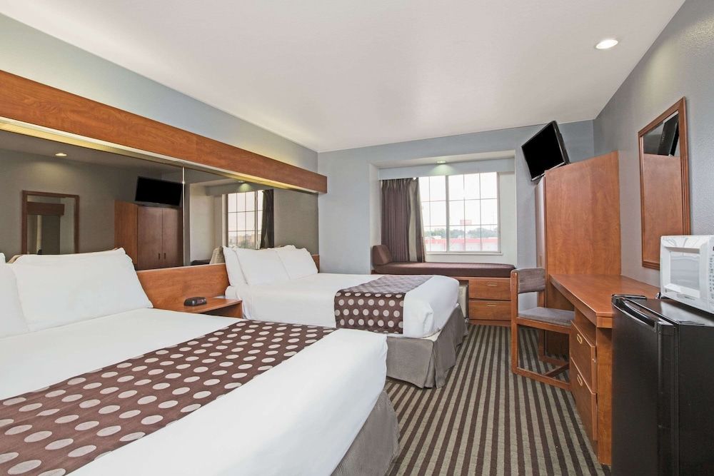 Room, 2 Queen Beds, Non Smoking