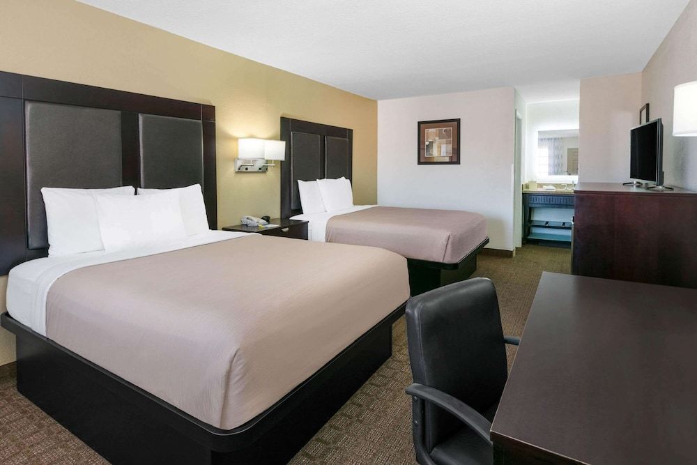 Standard Room, 2 Queen Beds, Non Smoking