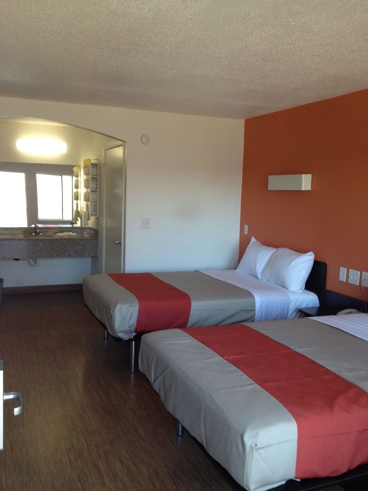 Motel 6 Grand Prairie, TX - Near Six Flags Drive Standard Room, 2 Double Beds, Non Smoking