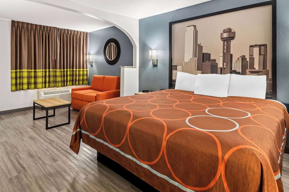 Standard Room, 1 King Bed, Smoking, Refrigerator