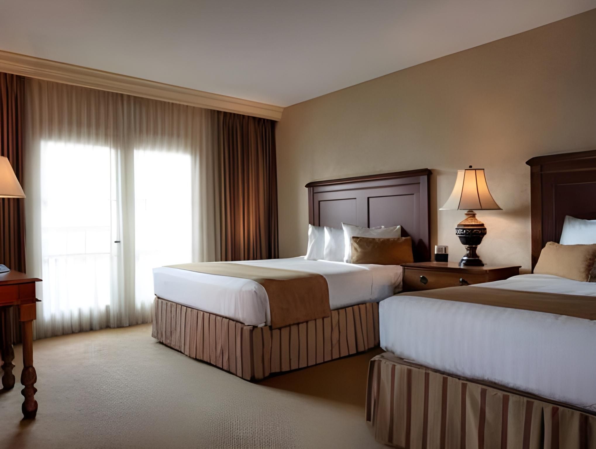 Partial Atrium View, Guest room, 2 Queen