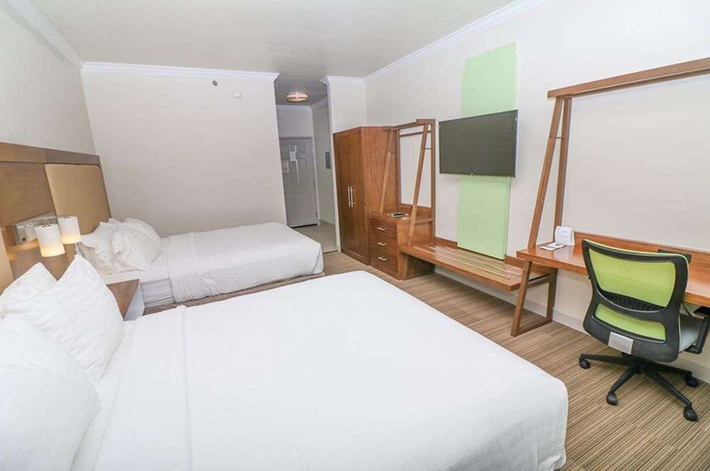 Standard Room, 2 Queen Beds, Accessible, Non Smoking (Communications)